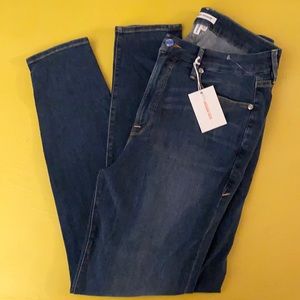 Size 16 NWT Good American Good Leg Skinny Jeans